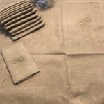 service de table damassé tabac blond